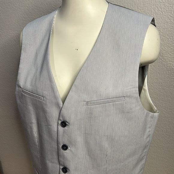 Express Men’s Gray Pinstripe 6-Button Vest – Size M - Picture 3 of 8